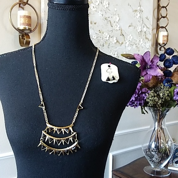 NWT Black And Gold Stament Necklace And Earrings Studs Jewelry Set. - Picture 11 of 17